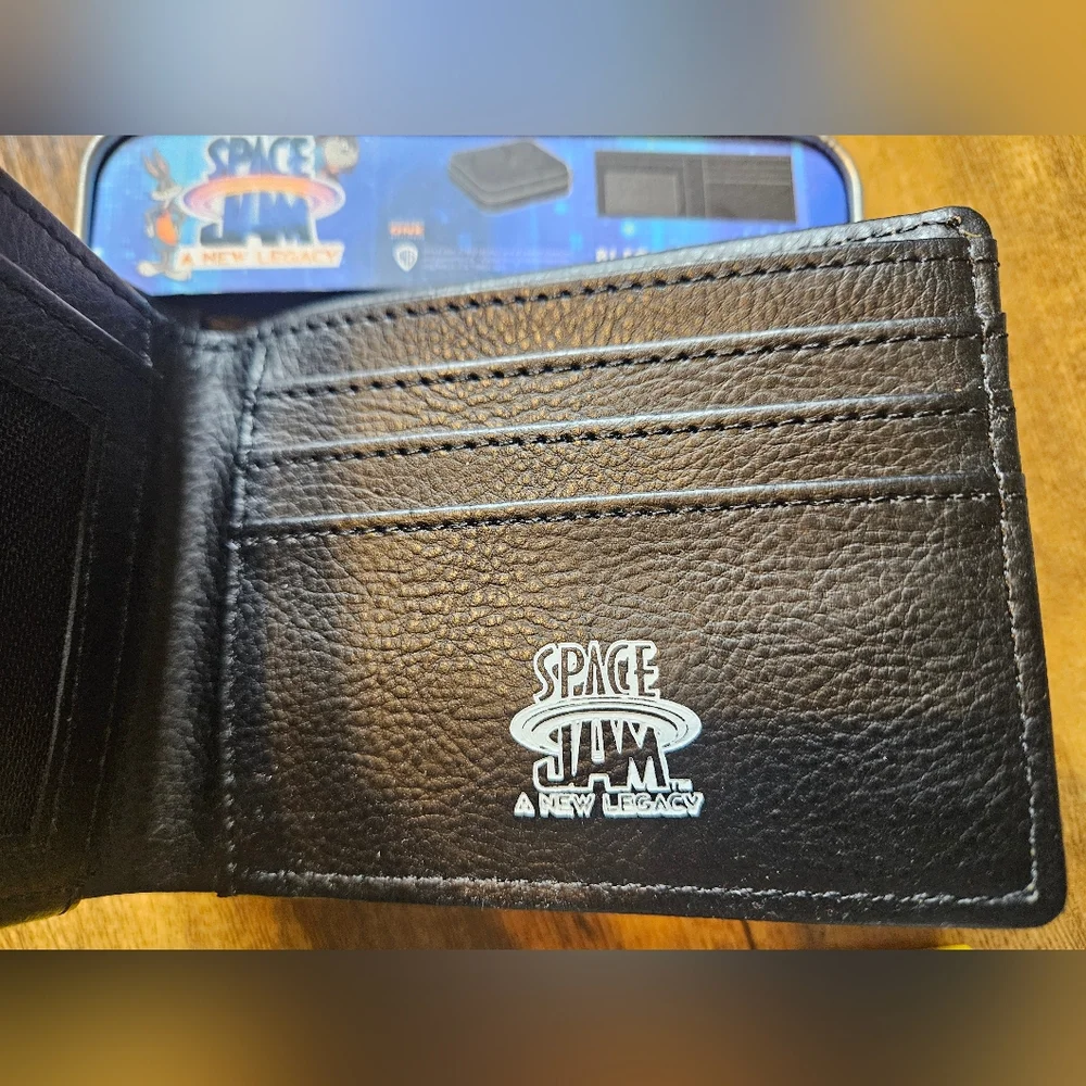 Space Jam Tune Squad Bi-Fold Black Wallet In Tin Looney Tunes Basketball NEW